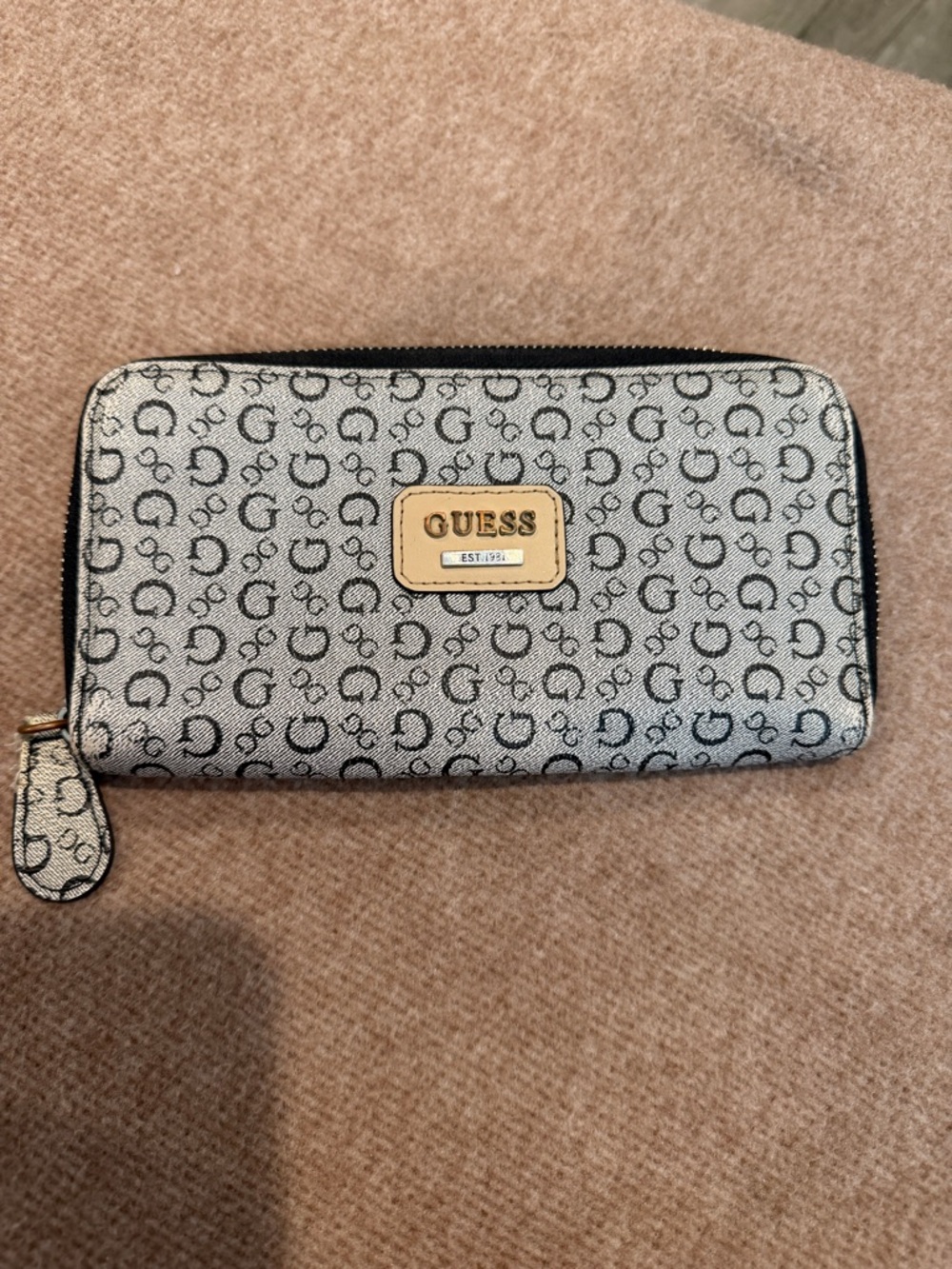 Guess Zip Wallet